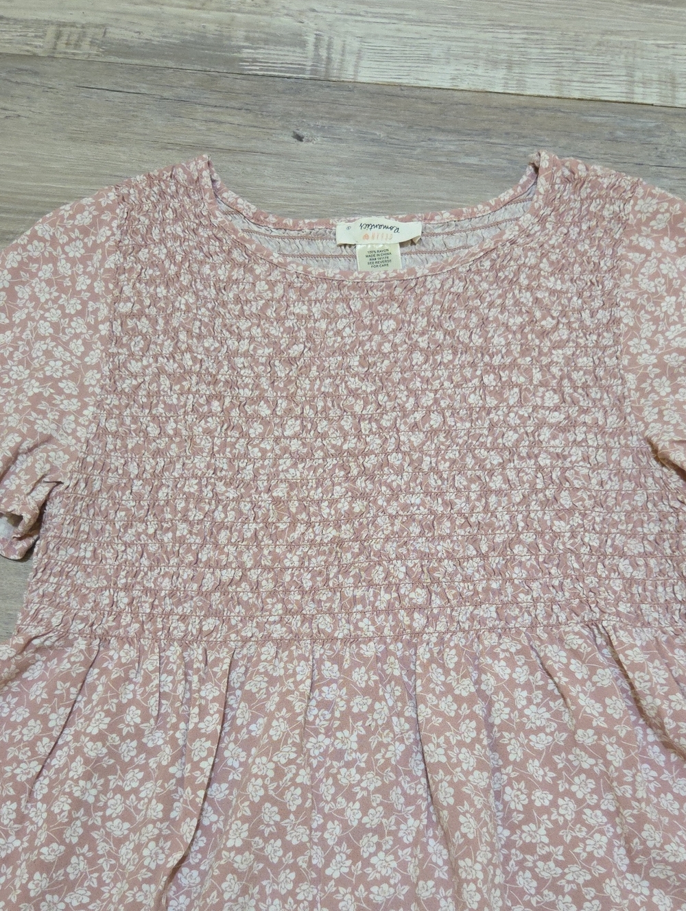 Urban Romantics Rose-Pink Floral Smocked Peplum Short Sleeve Top Womens S - Picture 2 of 6